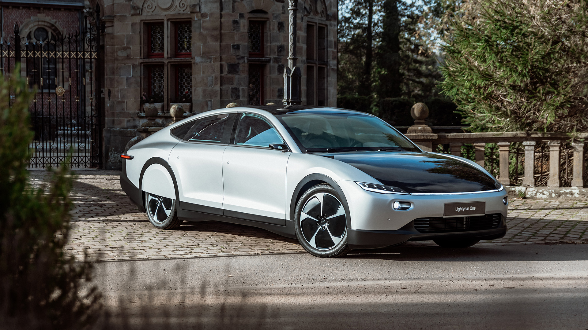 The Solar-Powered Lightyear One Will 'Drive For Months Without Charging' The Solar-Powered Lightyear One Will 'Drive For Months Without Charging'