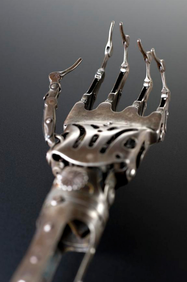 prosthetic limbs creepy