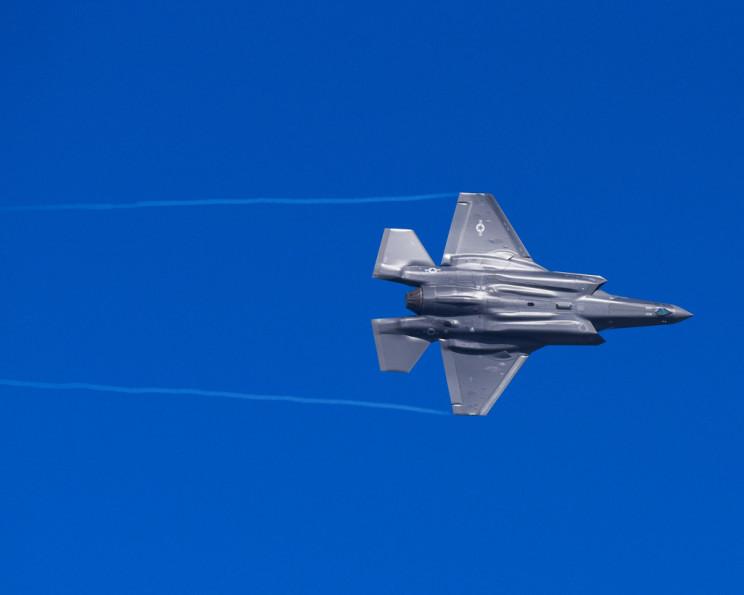 Air Force Stages “Elephant Walk”, Launching 52 Fighter Jets In a Row Air Force Stages “Elephant Walk”, Launching 52 Fighter Jets In a Row