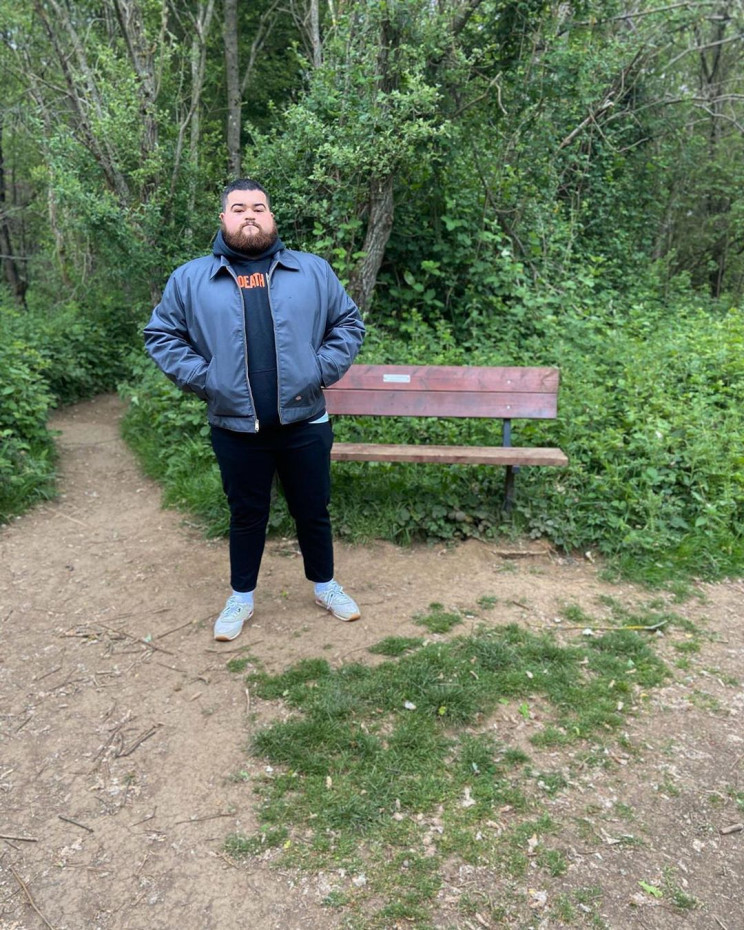 This Guy Rates Random Benches on Instagram This Guy Rates Random Benches on Instagram