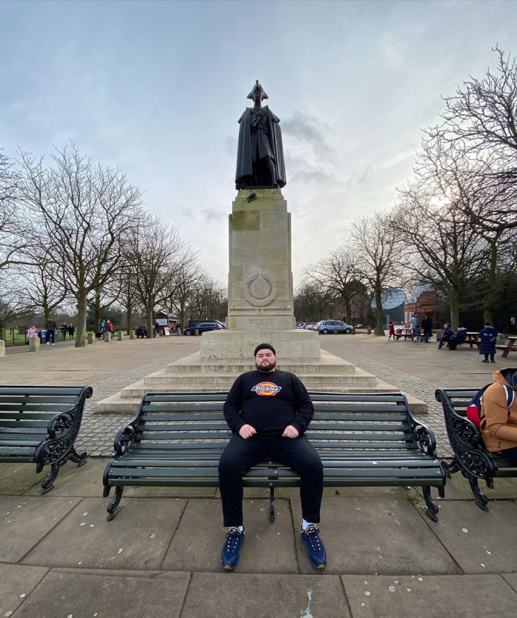 This Guy Rates Random Benches on Instagram This Guy Rates Random Benches on Instagram