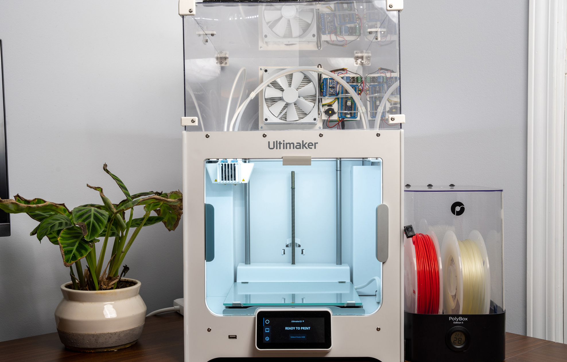 Engineer Builds Coolest Air Filtration System for his 3D Printer Engineer Builds Coolest Air Filtration System for his 3D Printer