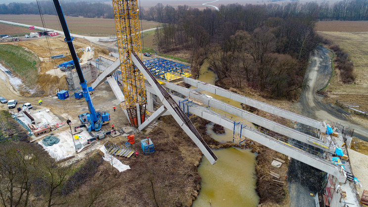 Engineers Unveil New Futuristic Bridge Construction Method, Modeled after the Umbrella Engineers Unveil New Futuristic Bridge Construction Method, Modeled after the Umbrella