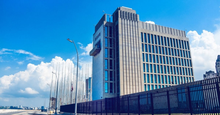 Inexplicable Symptoms in US Diplomats Linked to Microwave Pulses
