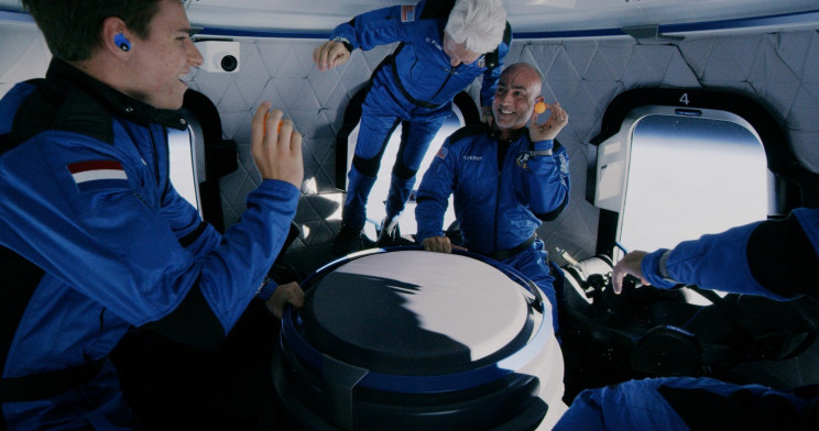 Wally Funk, Oliver Daemen, Mark Bezos in the capsule Wally Funk, Oliver Daemen, Mark Bezos in the capsule