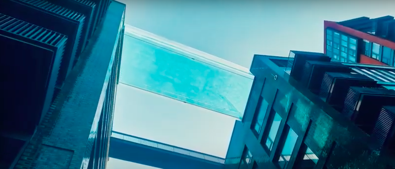 World's First 'Floating' Pool Links Two Buildings Up in the Air World's First 'Floating' Pool Links Two Buildings Up in the Air