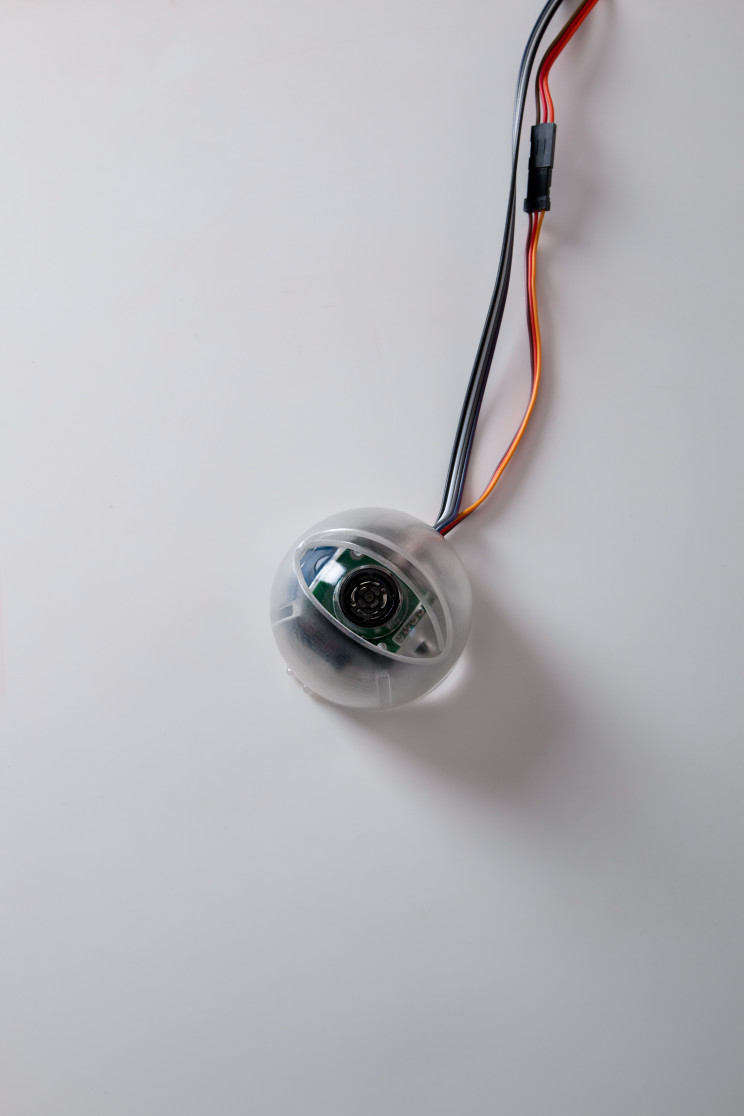 Designer Creates 'Third Eye' to Help Smartphone 'Zombies' Walk Safely Designer Creates 'Third Eye' to Help Smartphone 'Zombies' Walk Safely