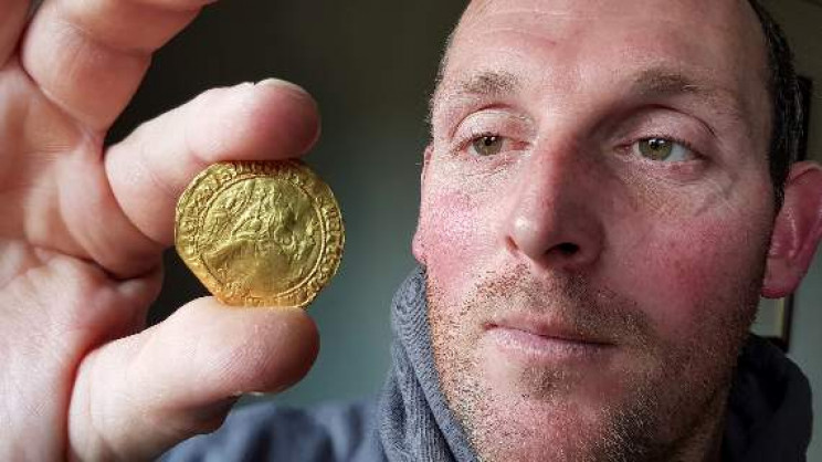 old stuff found gold coin