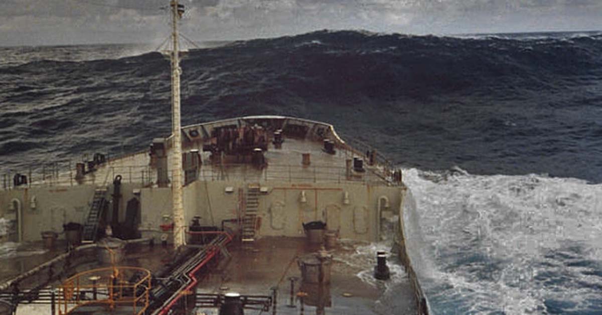 Rogue waves: from a sailor's nightmare to scientific acceptance Rogue waves: from a sailor's nightmare to scientific acceptance