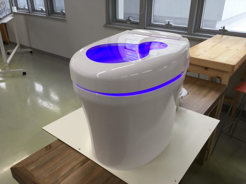 South Korean Toilet Allows Students to Pay With Their Poop South Korean Toilet Allows Students to Pay With Their Poop