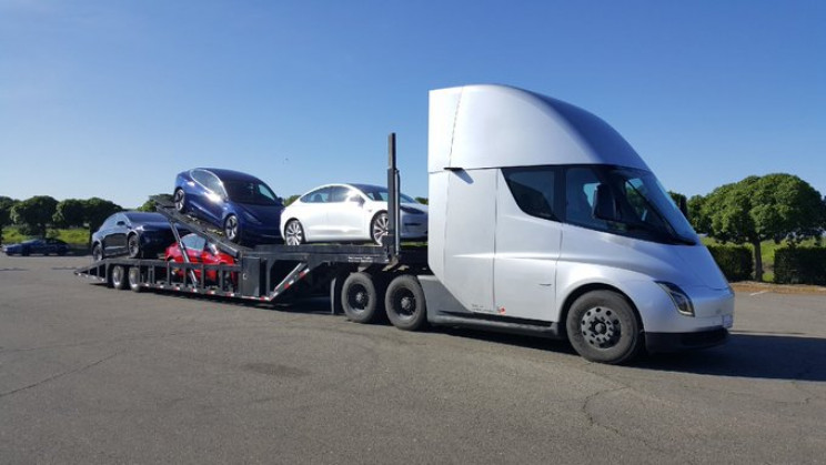 Tesla Uses Its Semi Prototype Truck To Deliver Vehicles Tesla Uses Its Semi Prototype Truck To Deliver Vehicles