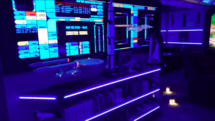 This Guy Builds His Star Trek-Themed Mancave from Scratch This Guy Builds His Star Trek-Themed Mancave from Scratch