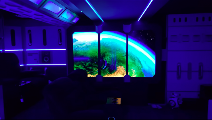 This Guy Builds His Star Trek-Themed Mancave from Scratch This Guy Builds His Star Trek-Themed Mancave from Scratch