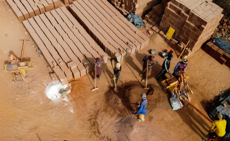 Senegal Firms Turn to Traditional Construction Using Earth Materials in Lieu of Cement Bricks