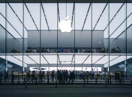 Apple's Design Guru Sir Jony Ive to Leave the Company