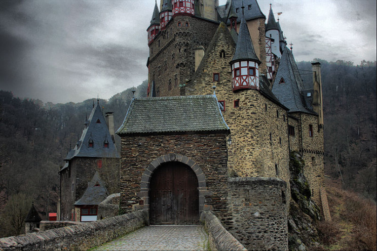 evil buildings Eltz Castle