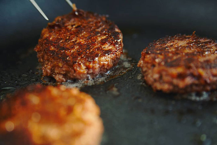 World’s First 3D-Printed Juicy Vegan Steak to Hit Restaurants This Year World’s First 3D-Printed Juicy Vegan Steak to Hit Restaurants This Year