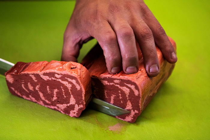 World’s First 3D-Printed Juicy Vegan Steak to Hit Restaurants This Year World’s First 3D-Printed Juicy Vegan Steak to Hit Restaurants This Year