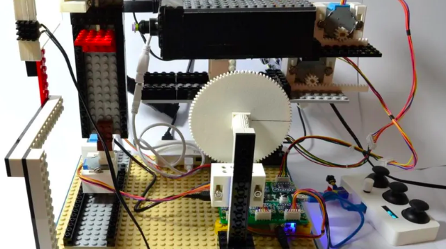 IBM Engineer Builds $300 Microscope Using LEGO, Arduino, and Raspberry Pi IBM Engineer Builds $300 Microscope Using LEGO, Arduino, and Raspberry Pi