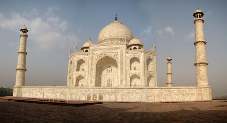 9 Impressive and Interesting Facts About the Stunning Taj Mahal 9 Impressive and Interesting Facts About the Stunning Taj Mahal