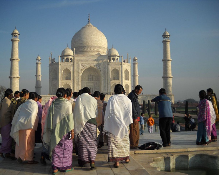 9 Impressive and Interesting Facts About the Stunning Taj Mahal 9 Impressive and Interesting Facts About the Stunning Taj Mahal