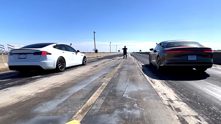 Watch Lucid Air and Tesla Model S Plaid Clash in a Silent Drag Race