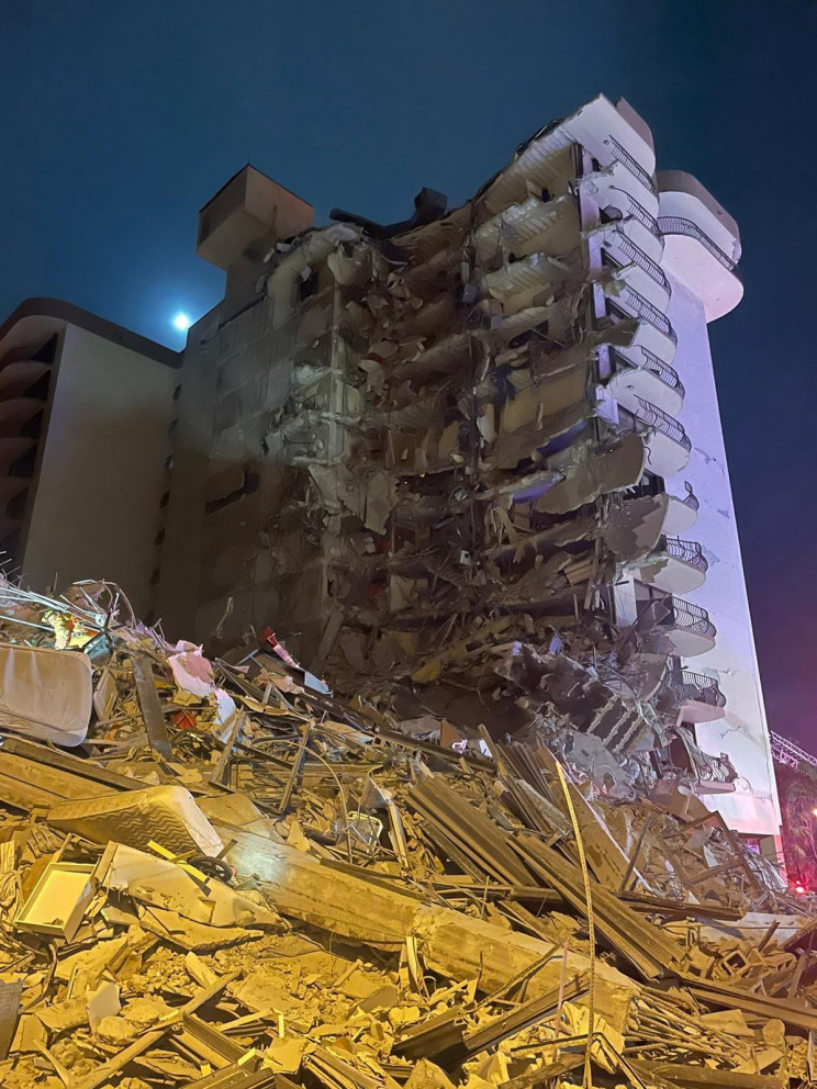 Throwable Robots Join Race to Find Survivors at Florida Condo Collapse Throwable Robots Join Race to Find Survivors at Florida Condo Collapse