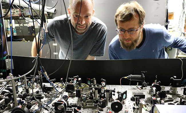 In a Ground-Breaking First, Physicists Manage to Hold Individual Atoms In a Ground-Breaking First, Physicists Manage to Hold Individual Atoms