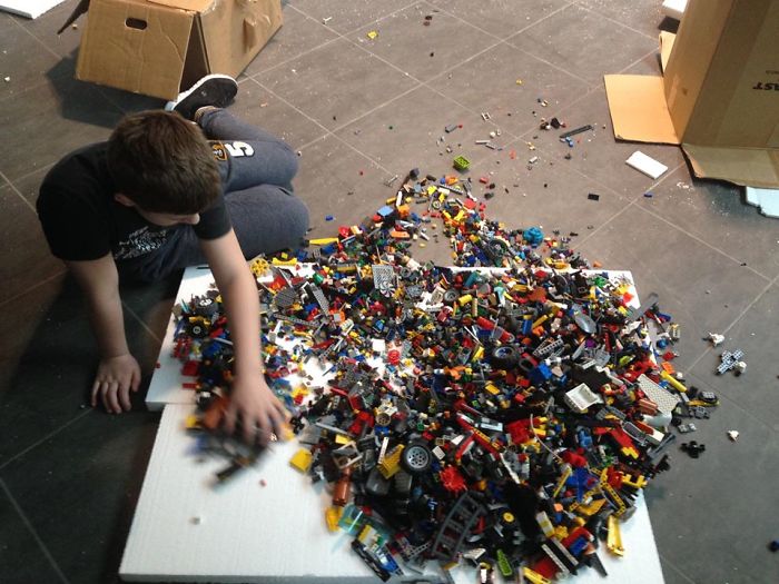 Boy with Autism Builds World's Largest LEGO Titanic Replica Boy with Autism Builds World's Largest LEGO Titanic Replica