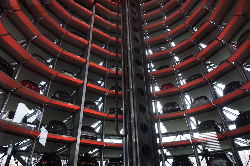 strange elevators autostadt