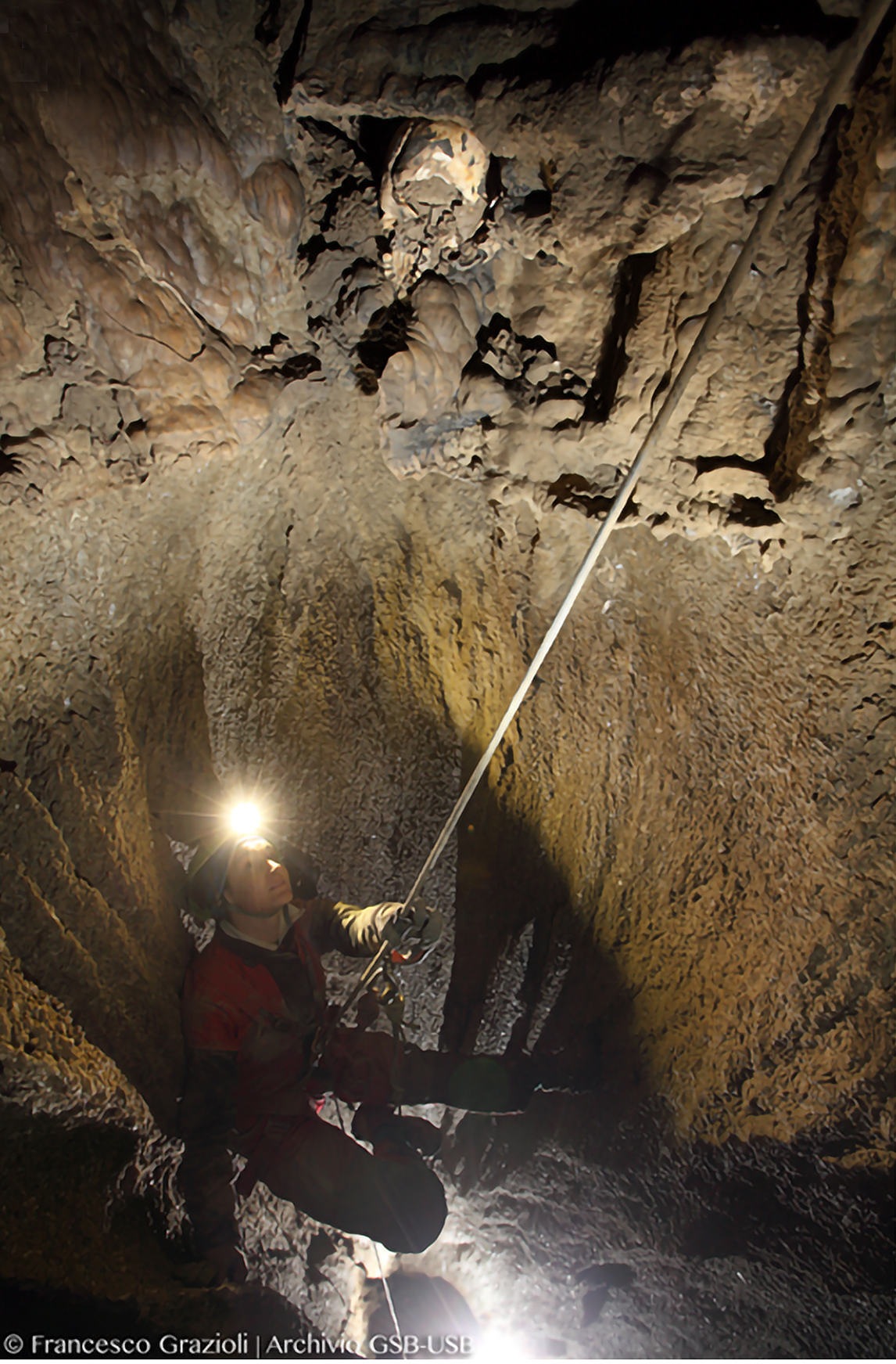 How an Ancient Woman's Skull Ended up Stuck in a Steep Cave How an Ancient Woman's Skull Ended up Stuck in a Steep Cave