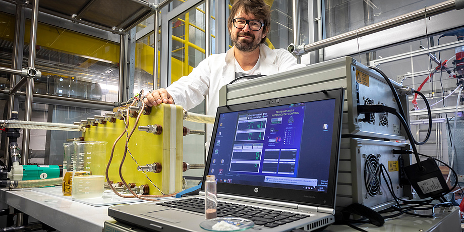 Researchers Develop Eco-Friendly Liquid Battery Running on Vanillin Researchers Develop Eco-Friendly Liquid Battery Running on Vanillin