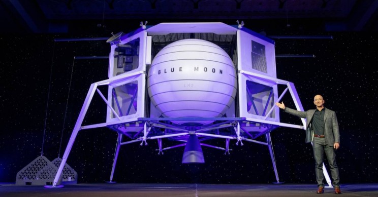 Jeff Bezos Unveils Blue Moon, Blue Origin's New Lunar Lander
