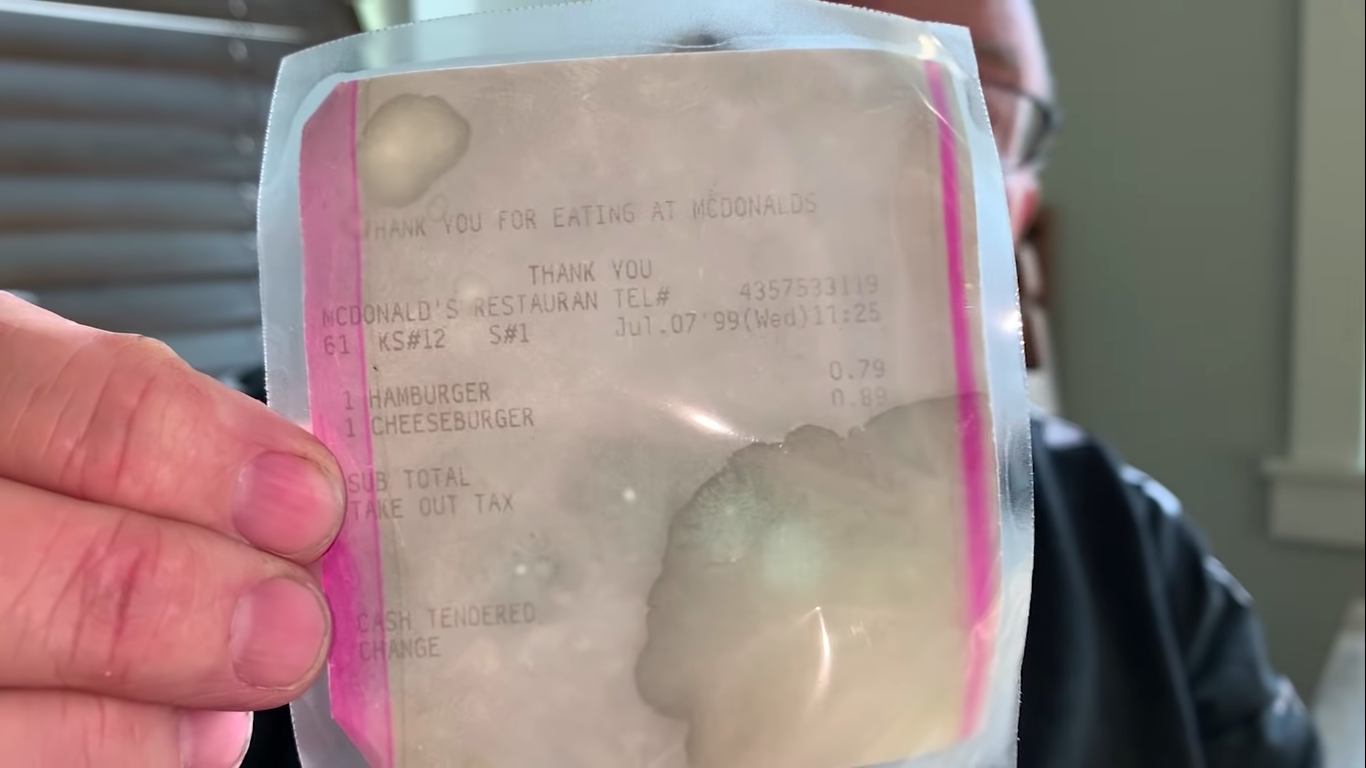 McDonald's Burger Survives 20 Years and Still Looks Fresh off the Grill McDonald's Burger Survives 20 Years and Still Looks Fresh off the Grill