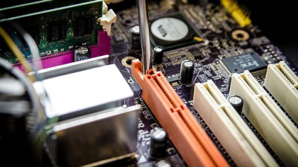 How Much Gold Is in Your Computer and How Efficient It Is to Reclaim It