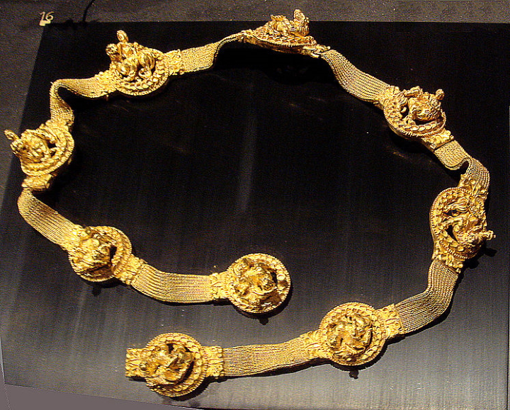 10 Of The Most Valuable Treasure Troves Ever Found