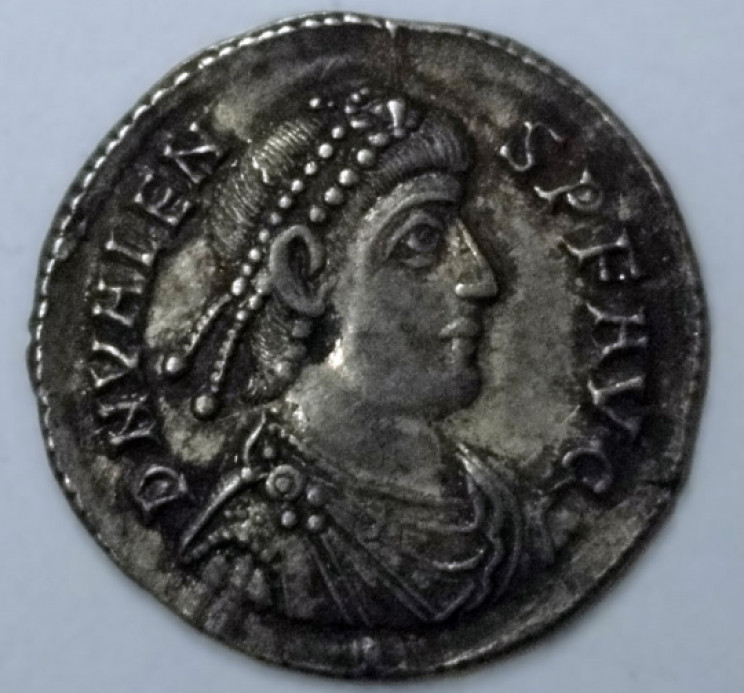 Hoxne Hoard coin obverse Hoxne Hoard coin obverse