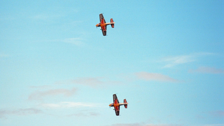 Two pilots will exchange airplanes in mid-air at 14,000 feet - Vimarsana News