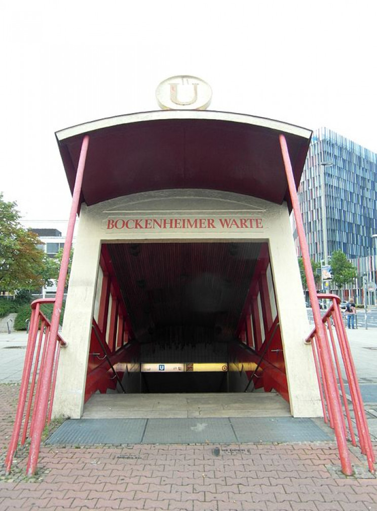 Frankfurt Train Station Entry Looks Like It Leads to the Hogwarts Express Frankfurt Train Station Entry Looks Like It Leads to the Hogwarts Express