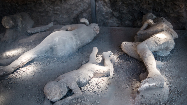 Pompeii and the Eruption of Mount Vesuvius: A Timeline Pompeii and the Eruption of Mount Vesuvius: A Timeline