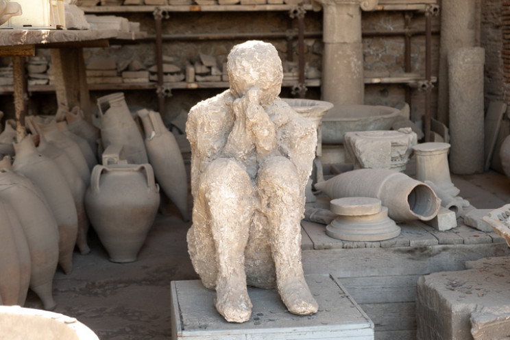 Pompeii and the Eruption of Mount Vesuvius: A Timeline Pompeii and the Eruption of Mount Vesuvius: A Timeline