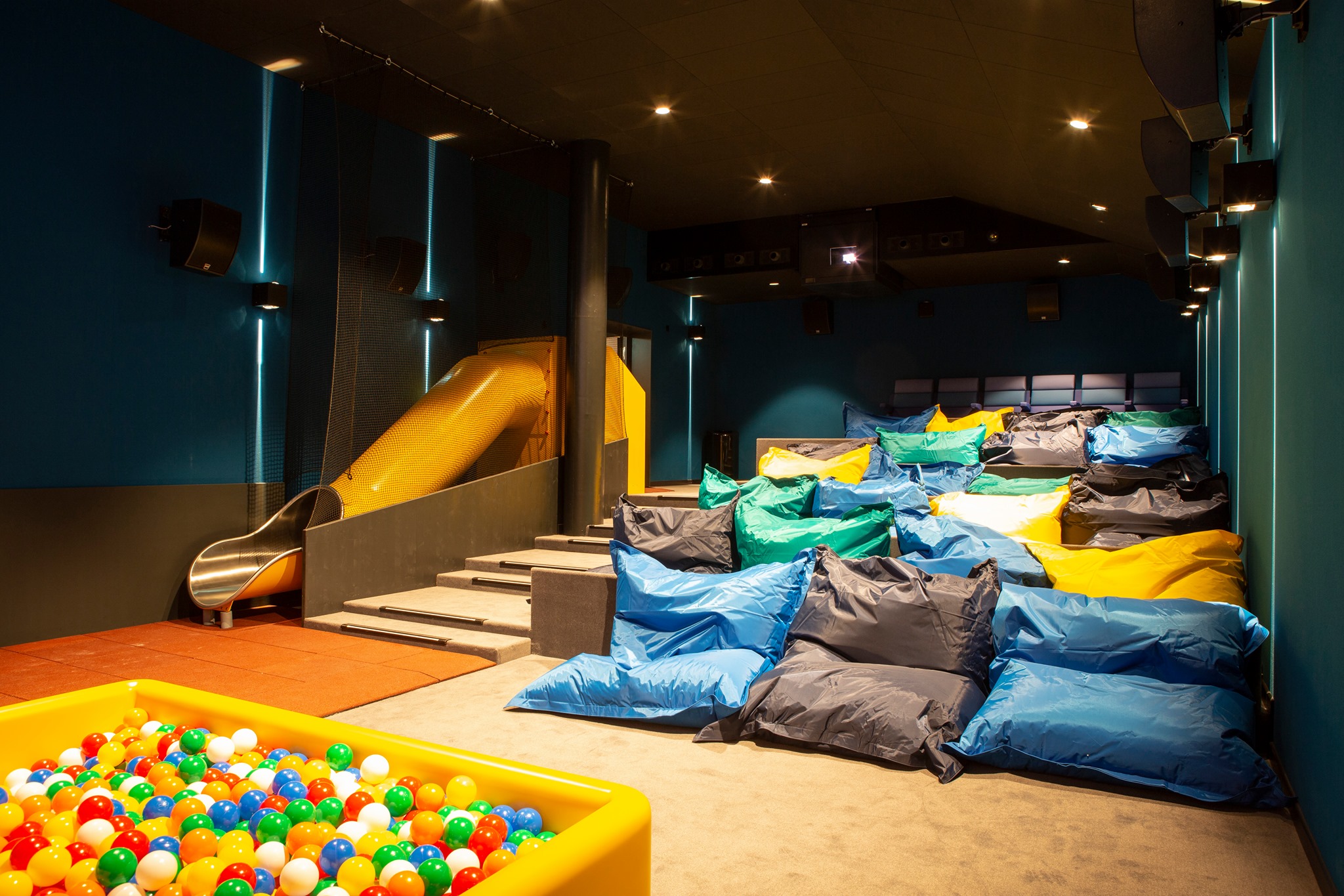 Swiss Movie Theater Offers Double Beds Seating for Ultimate Comfort Swiss Movie Theater Offers Double Beds Seating for Ultimate Comfort