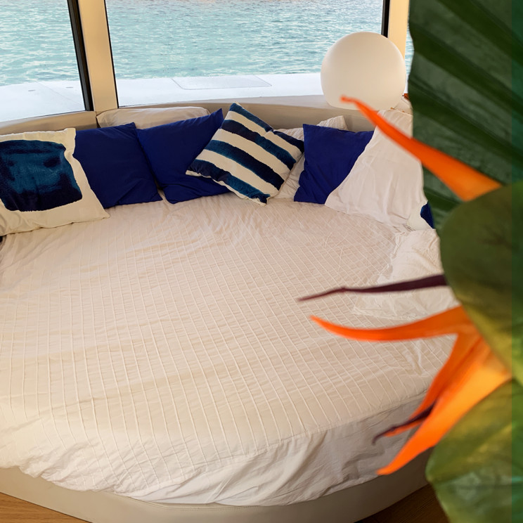 This Eco-Friendly Floating Pod Offers Luxury Accommodation This Eco-Friendly Floating Pod Offers Luxury Accommodation