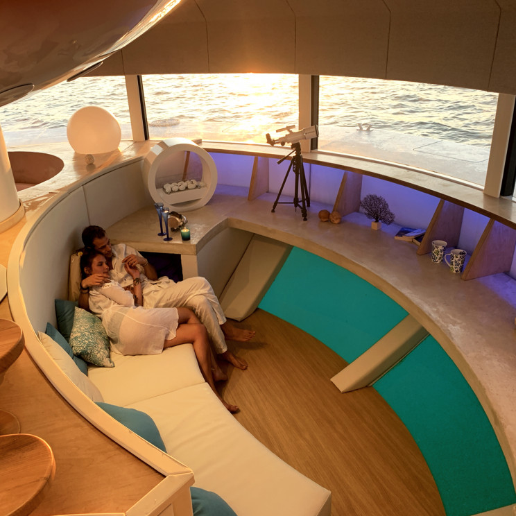 This Eco-Friendly Floating Pod Offers Luxury Accommodation This Eco-Friendly Floating Pod Offers Luxury Accommodation