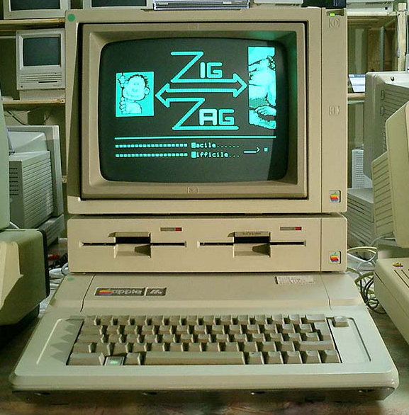 Apple IIe with duo disk and monitor Apple IIe with duo disk and monitor