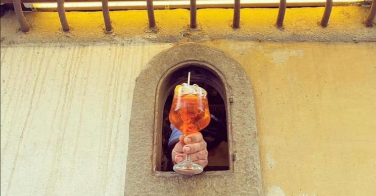 Italian Wine Windows From the Plague Era Are Back Italian Wine Windows From the Plague Era Are Back