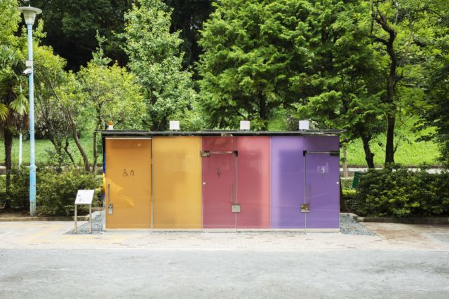 Japan Takes Bathrooms to The Next Level with Transparent Walls Japan Takes Bathrooms to The Next Level with Transparent Walls
