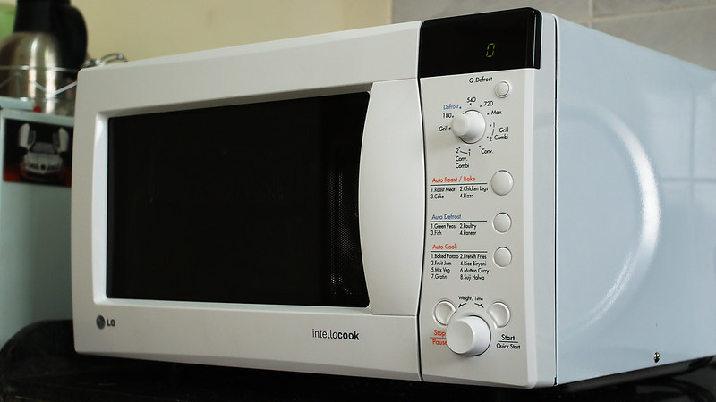 does my microwave leak