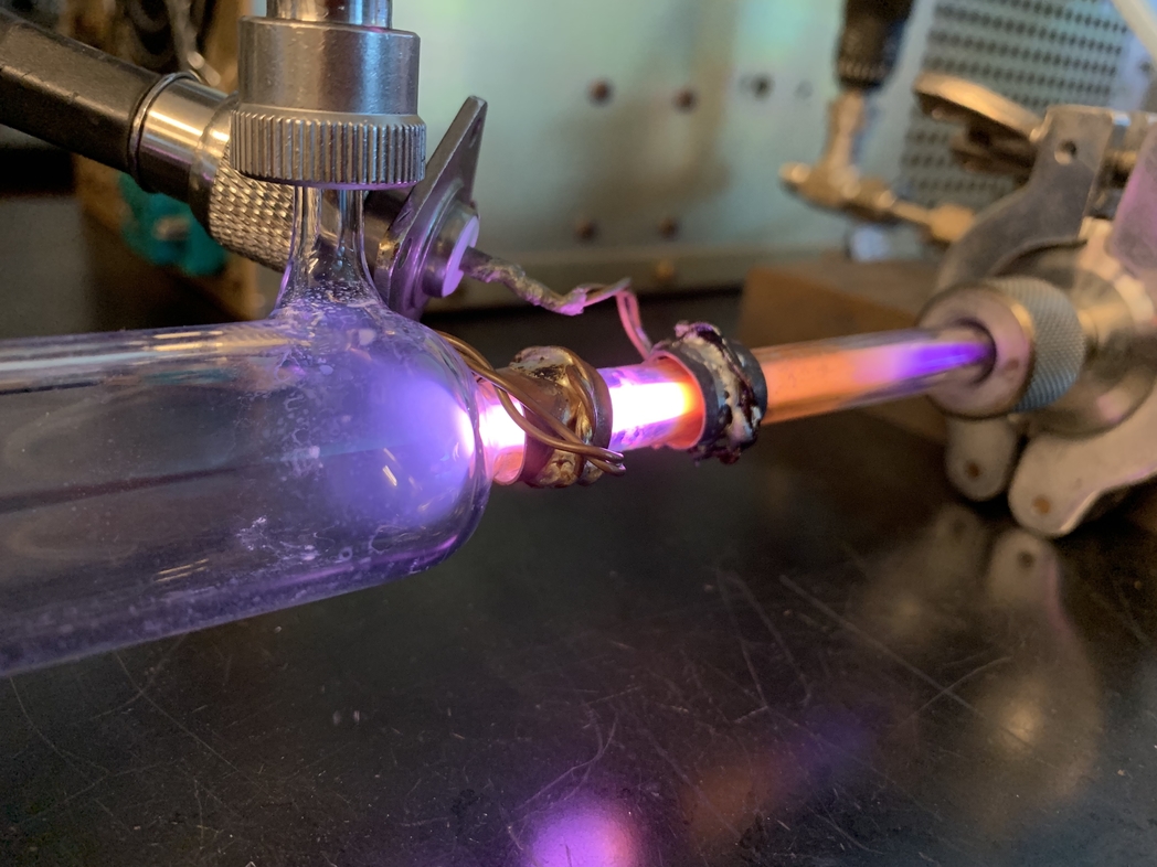 Scientists Develop High-Energy Light That Can Fight Cancer Scientists Develop High-Energy Light That Can Fight Cancer
