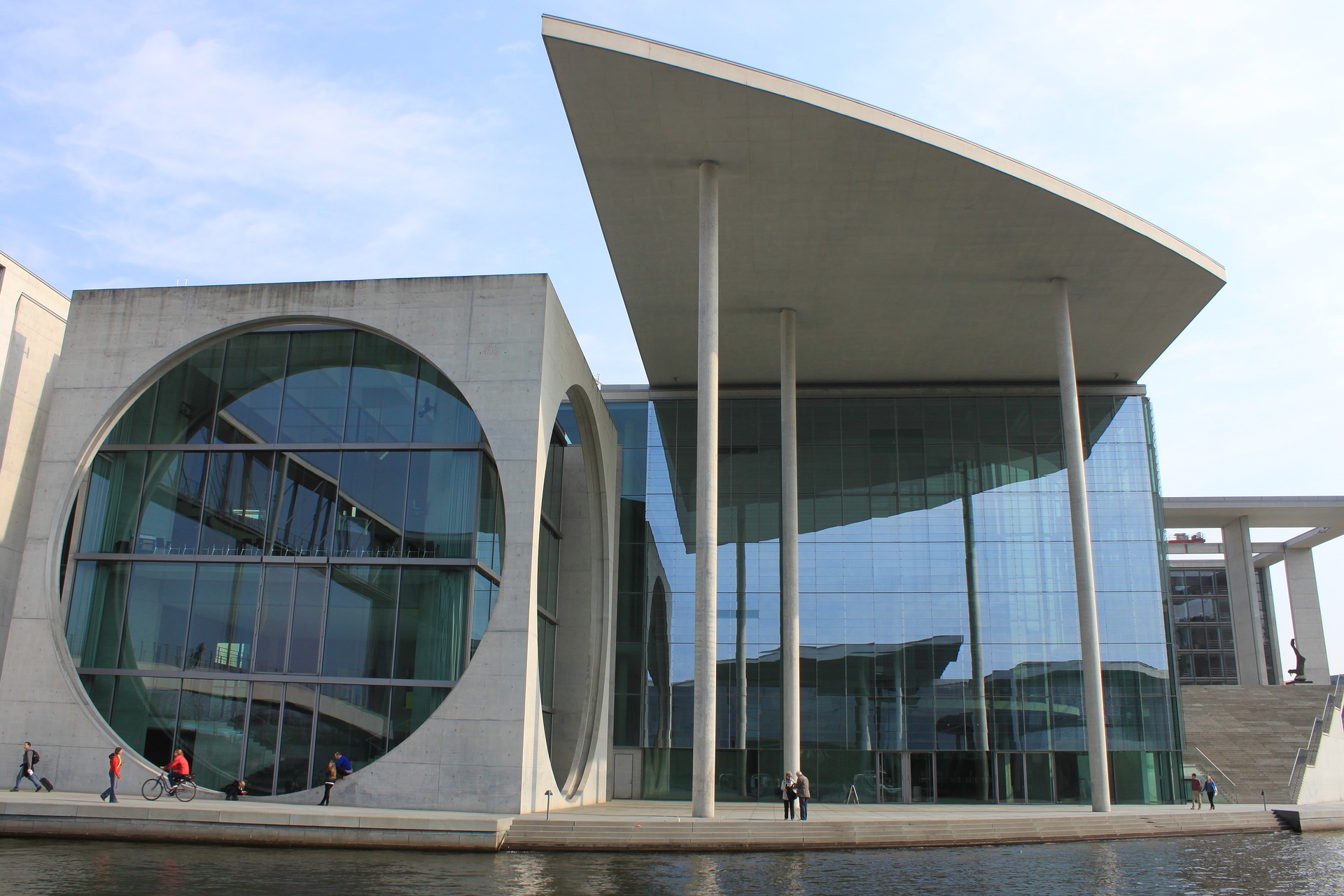 Why Do People Hate Modern Architecture? Why Do People Hate Modern Architecture?